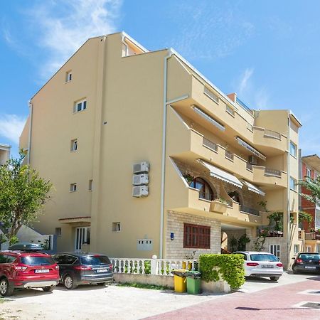 Apartments Barba Tučepi エクステリア 写真