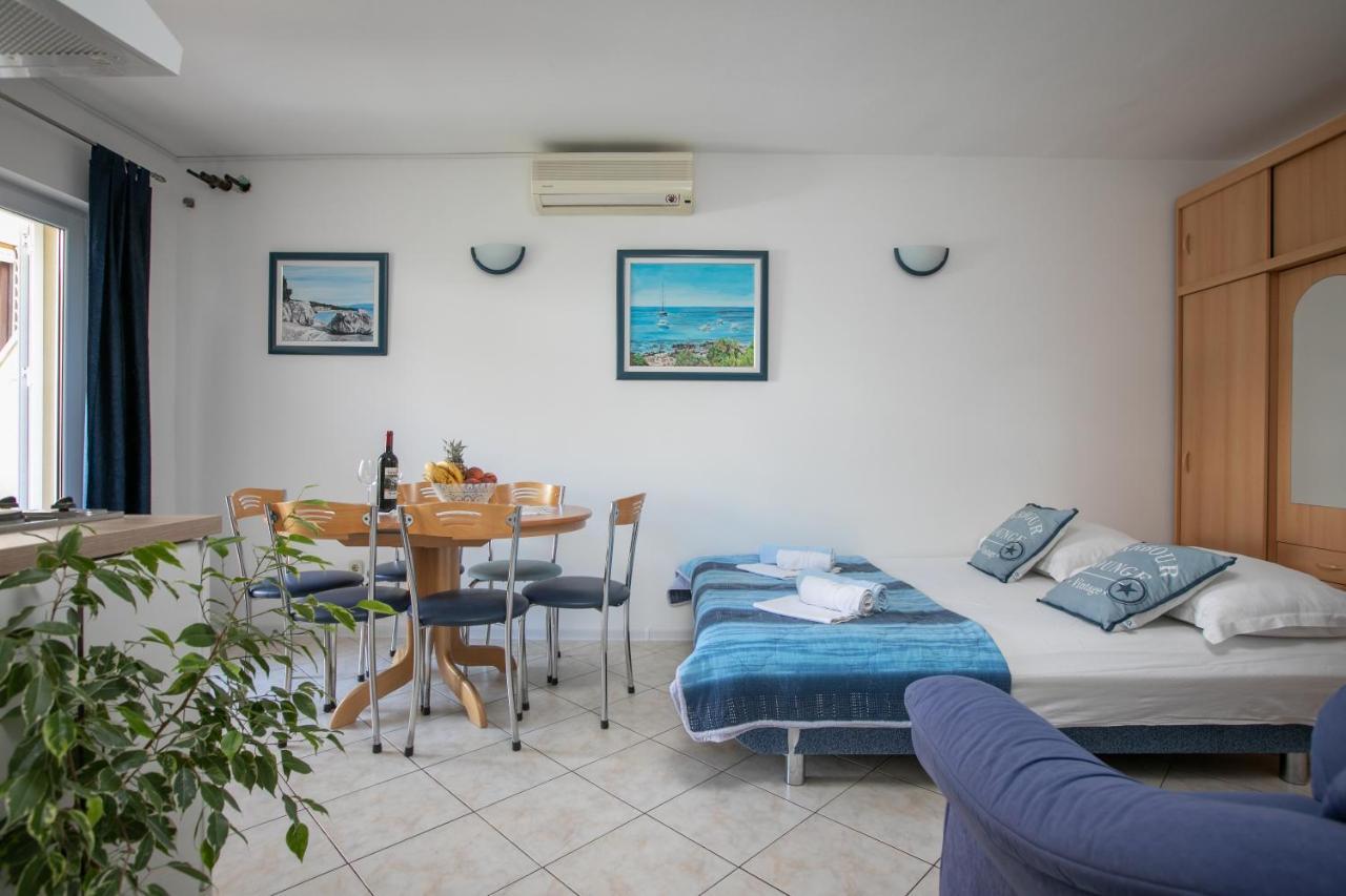 Apartments Barba Tučepi エクステリア 写真