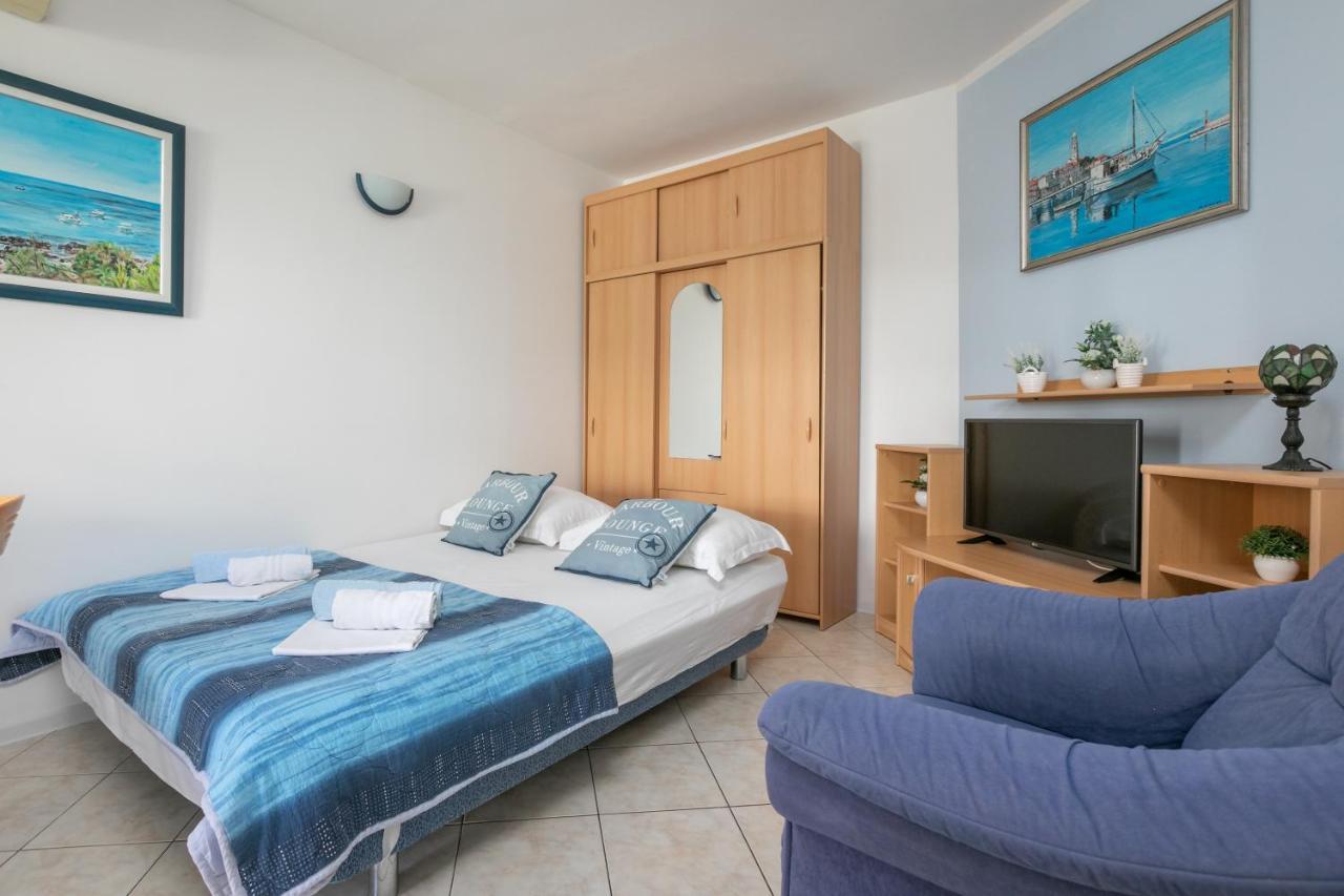 Apartments Barba Tučepi エクステリア 写真