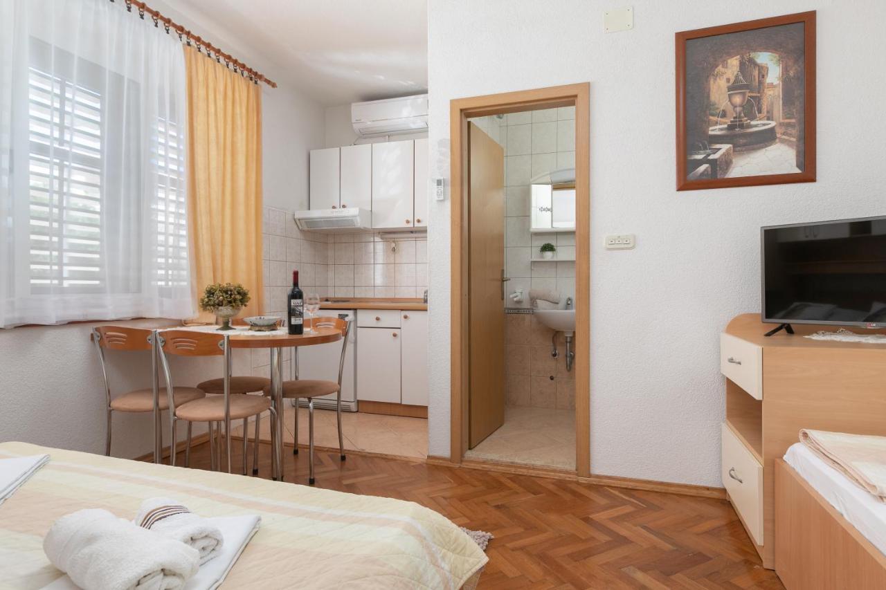 Apartments Barba Tučepi エクステリア 写真