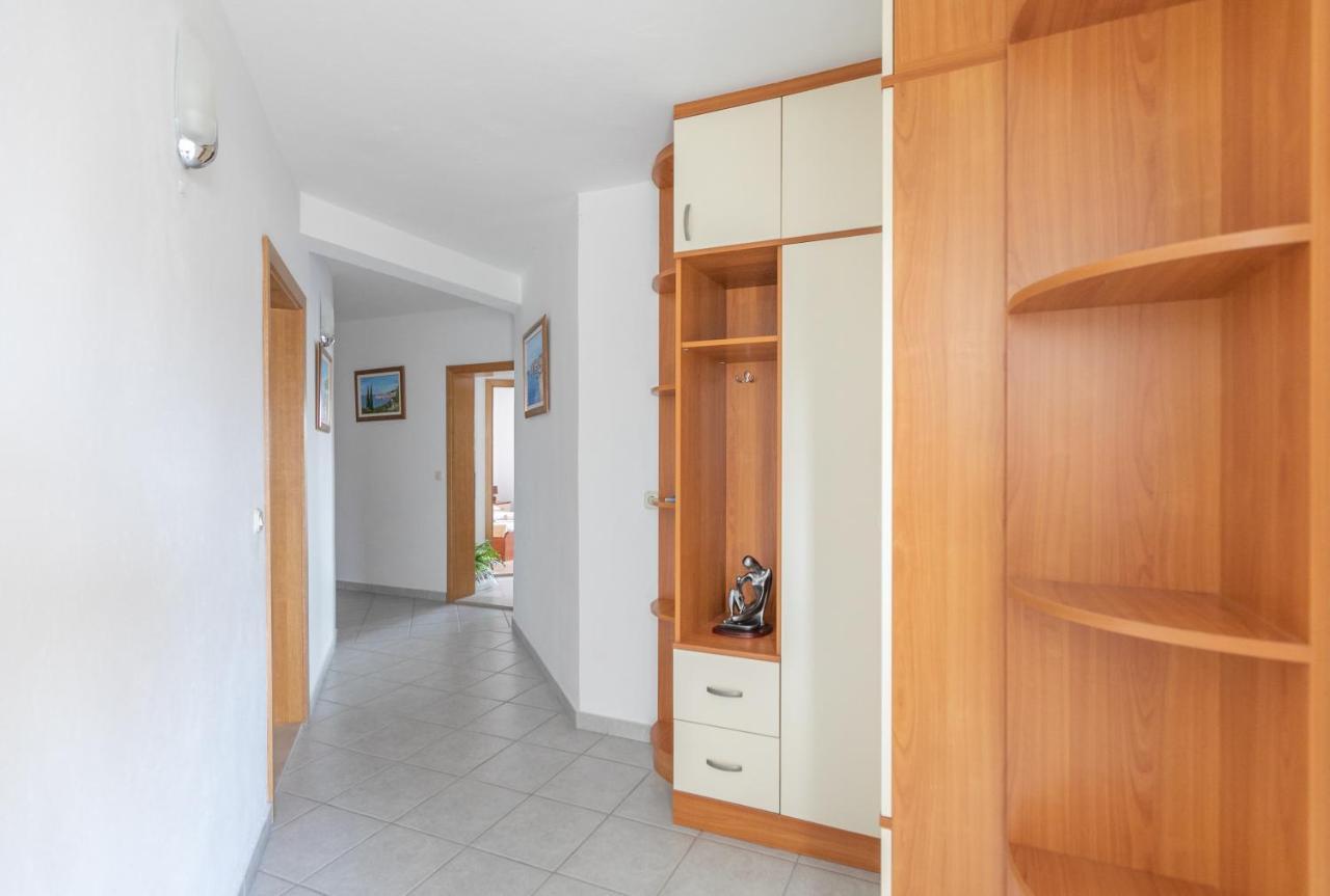 Apartments Barba Tučepi エクステリア 写真