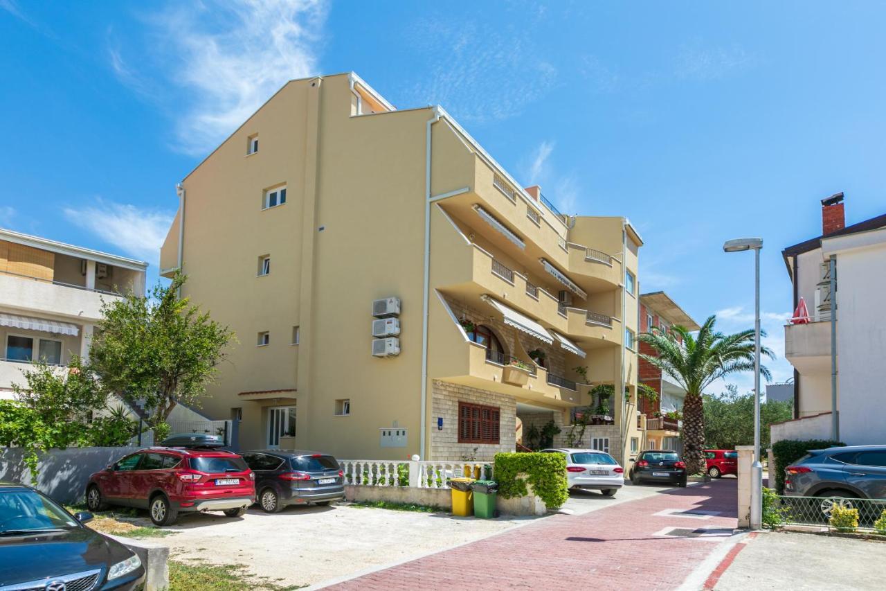 Apartments Barba Tučepi エクステリア 写真
