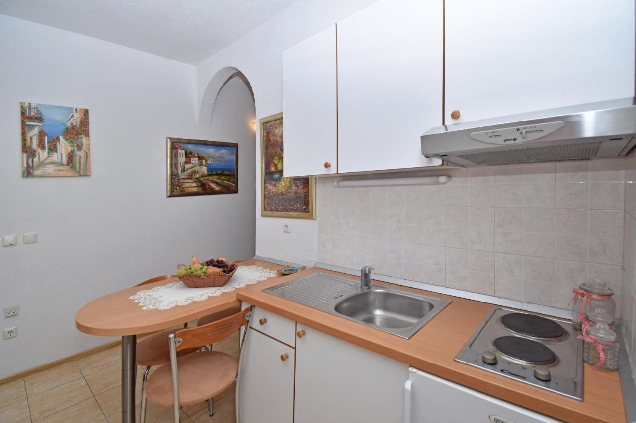 Apartments Barba Tučepi エクステリア 写真