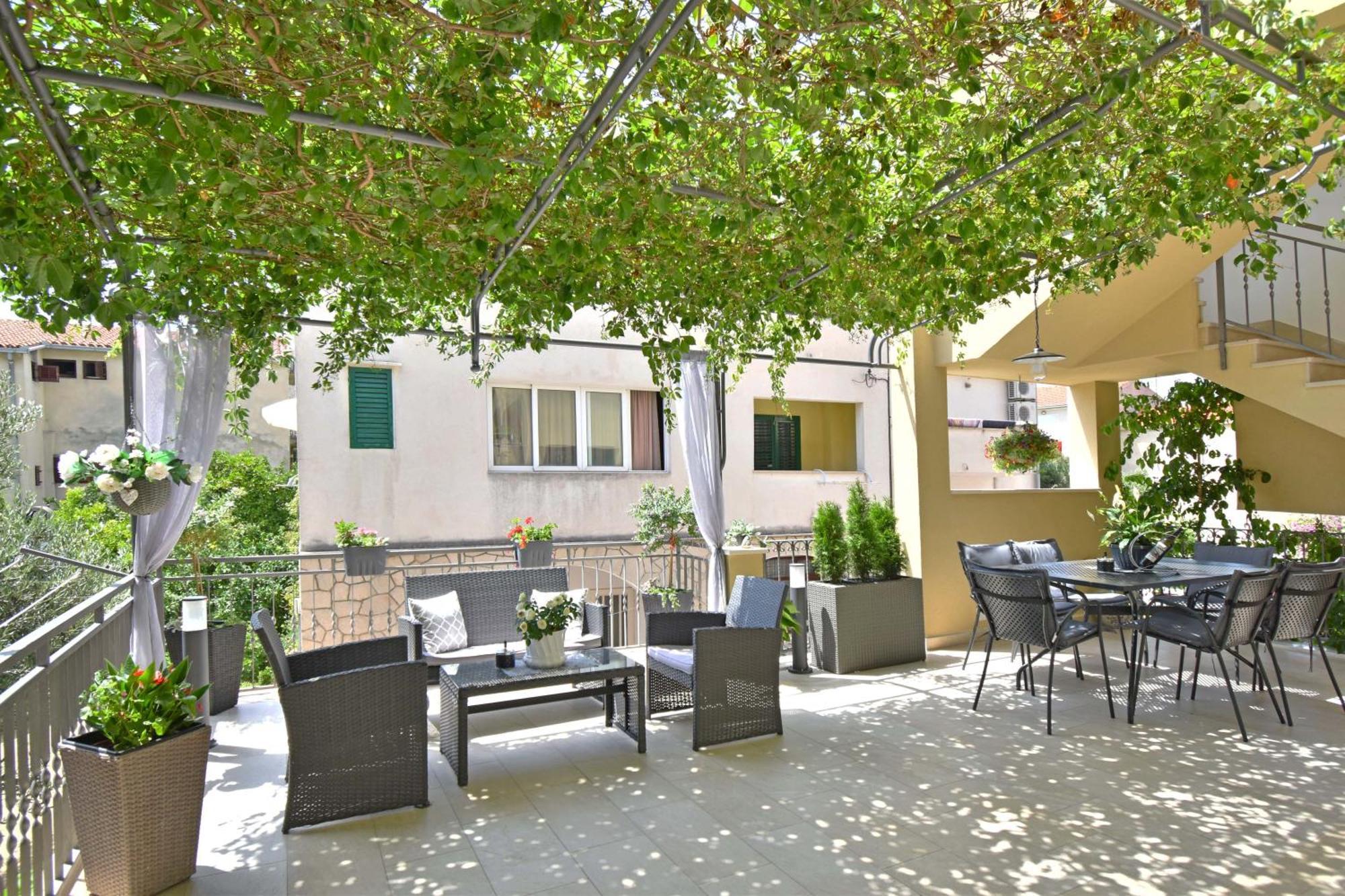 Apartments Barba Tučepi エクステリア 写真